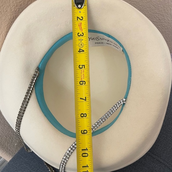 Vintage 1960S YVES SAINT
LAURENT YSL SCULPTED
IVORY FELT FEDORA HAT - Picture 9 of 16